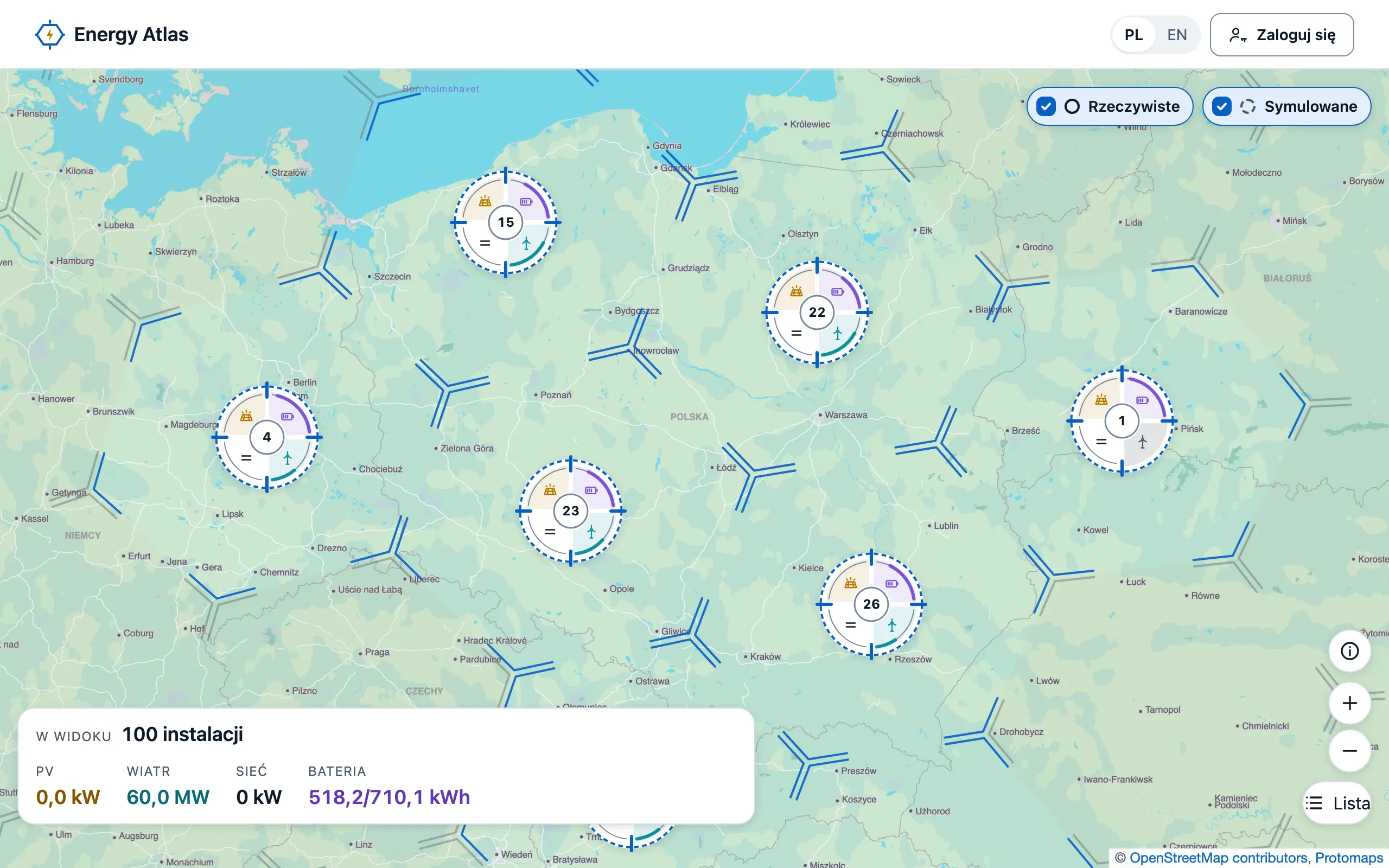 Energy Atlas: mapa Polski z grupami instalacji fotowoltaicznych, wiatrowych i magazynów energii oraz podsumowaniem mocy dla widocznego obszaru.